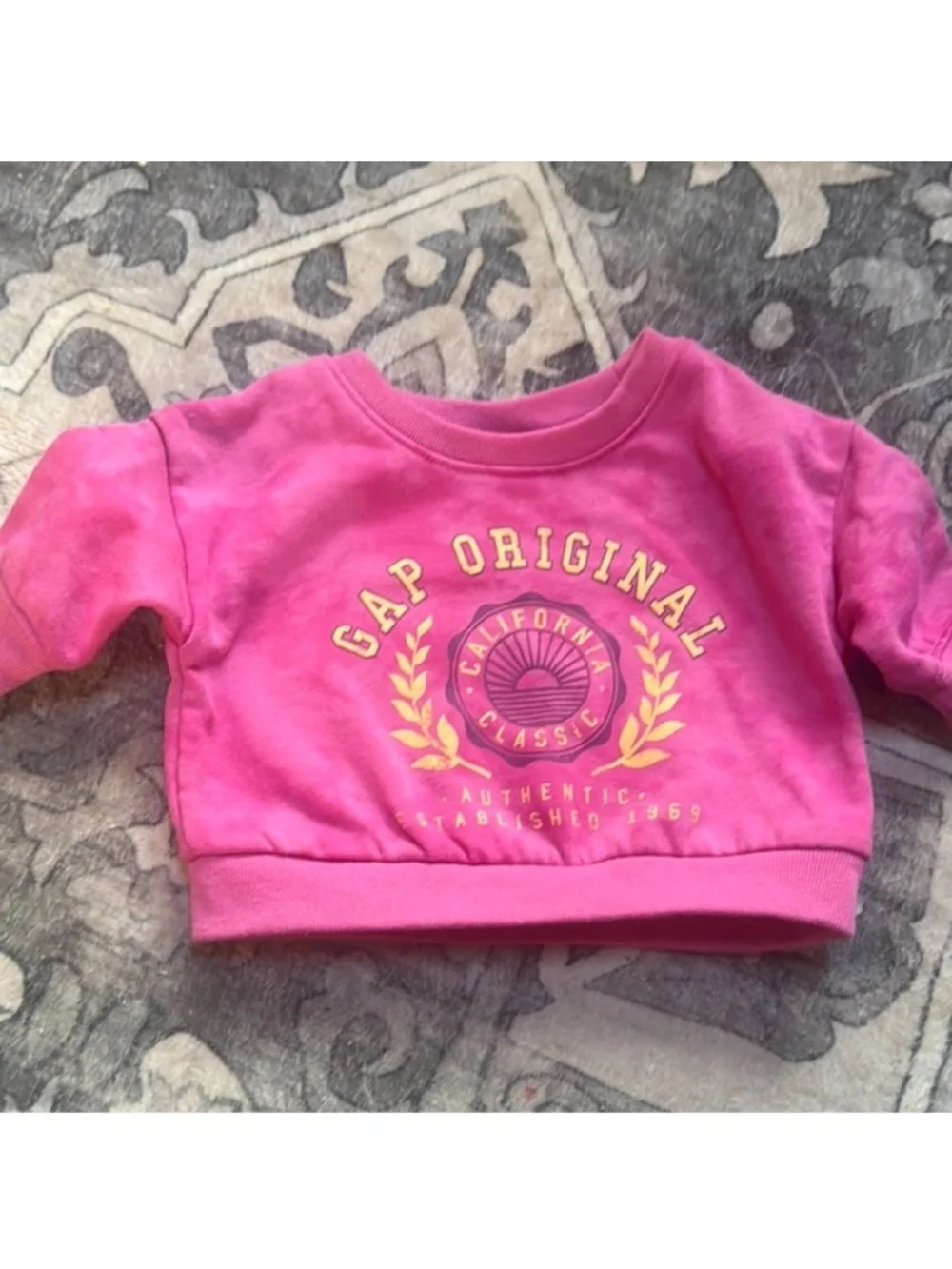 GAP  Bright Pink Graphic Sweatshirt infant 0-3 months